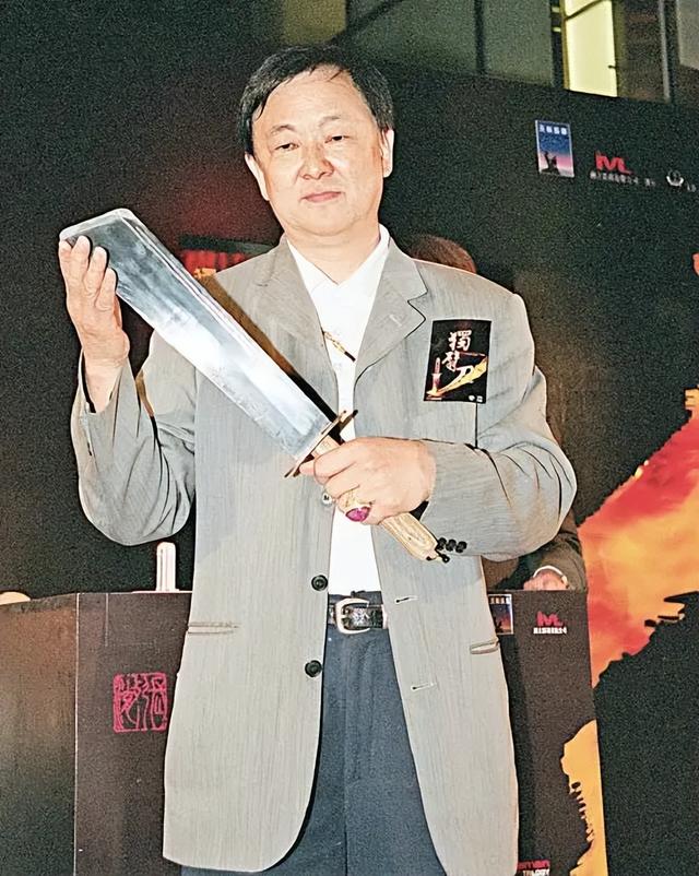 4月伊始，娱圈有人互撕，有人生子，更有人去世，喜怒哀乐全都有