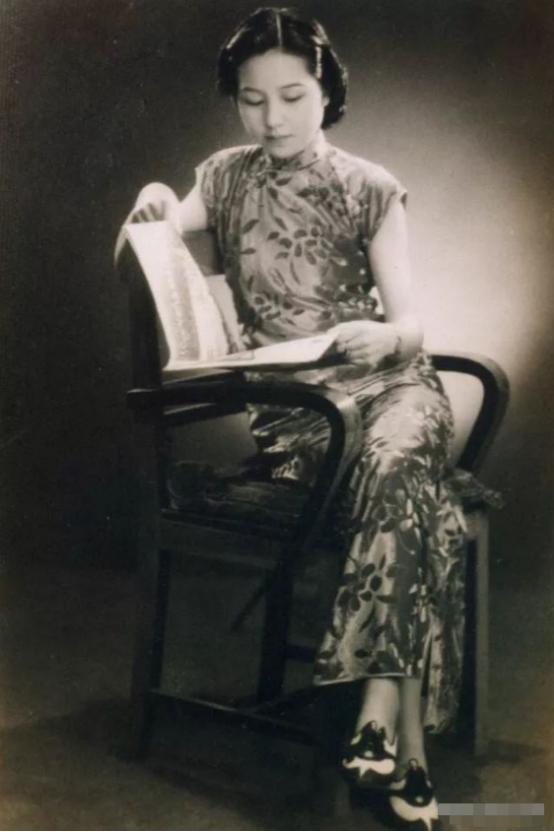 83年前妻陈碧莲想要复合，郑洞国婉拒：我的工资，还不够她花10天