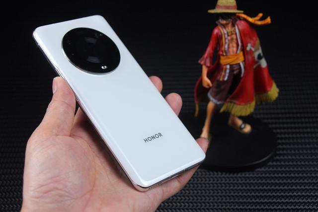 荣耀Magic4 Pro：性能、影像、安全，一部几乎做到面面俱全的旗舰