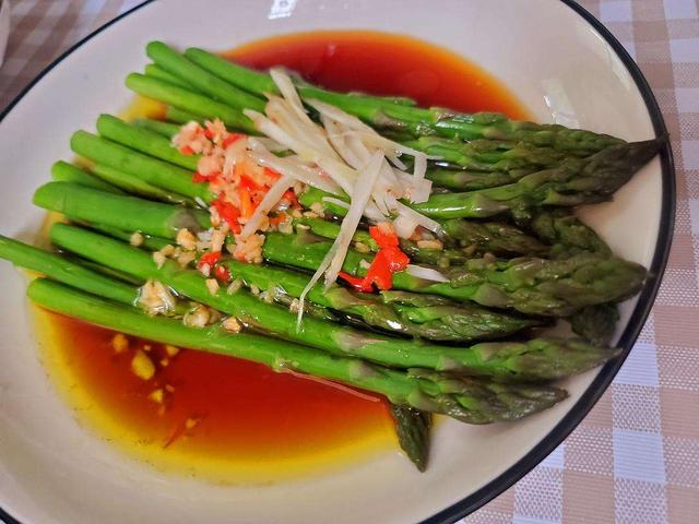 岁数大了就算不吃肉，也要吃这5种富硒菜，“长寿元素”是其美誉