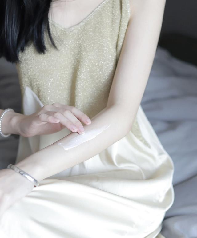 涂了身体乳还起皮怎么办