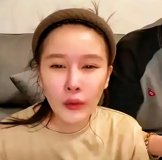 赵本山女儿“出高招”：想走的艺人赔偿违约金，留下的签30年长约