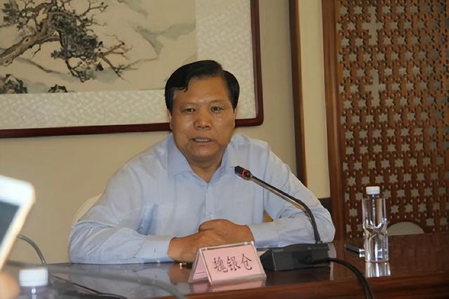 魏银仓到底有何手段，骗走董明珠26亿，将霸道总裁耍得团团转