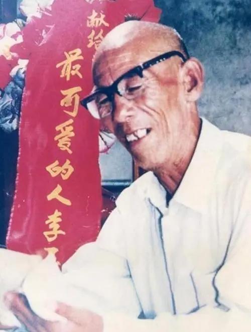隐姓埋名40年的“活烈士”, 因送子参军遭拒，无奈亮明真实身份