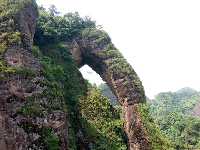 一個讓人流連忘返的旅行度假聖地——龍虎山