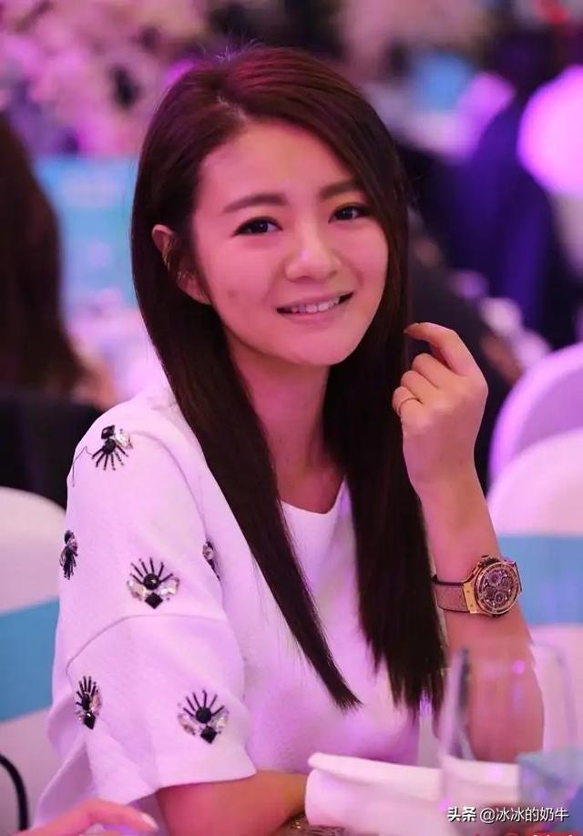 豪门媳妇不容易！老公被抓两个月，安以轩无奈复出，一切从头开始