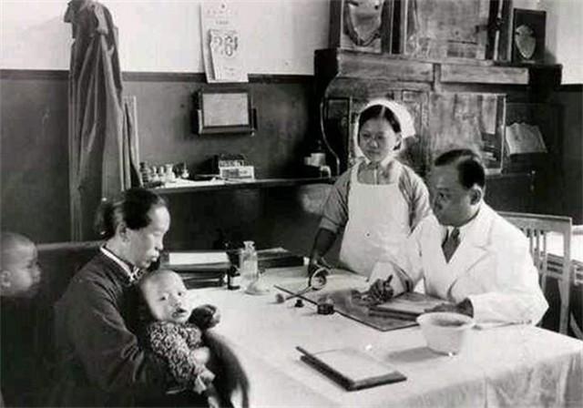 1950年我军4名伤员住院时遇害，侦察员当即下令，禁止所有人外出