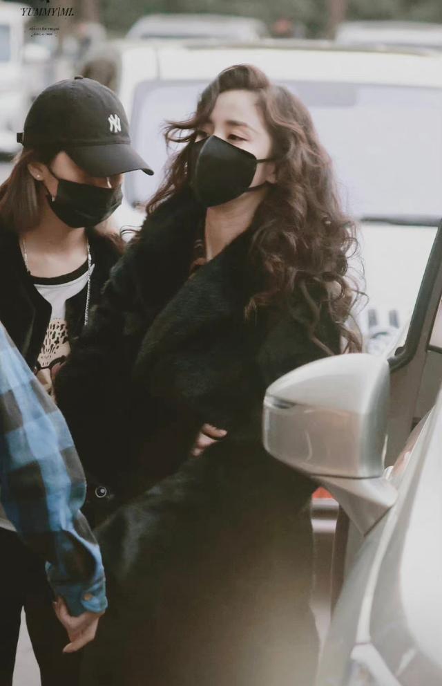 杨幂最近发型图片（杨幂最近发型图片大全）