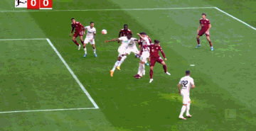 从0-0到1-0！拜仁罕见低迷，半场0射正，莱万点球建功，创4大纪录