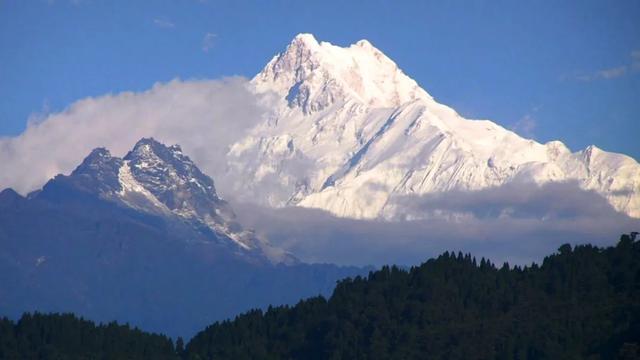 66年前幹城章嘉峰首攀之旅：一次險峰與壯士的生死角逐