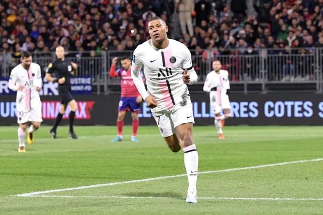 疯狂的6-1！梅西助攻帽子戏法！内马尔轰3球，姆巴佩戴帽创纪录