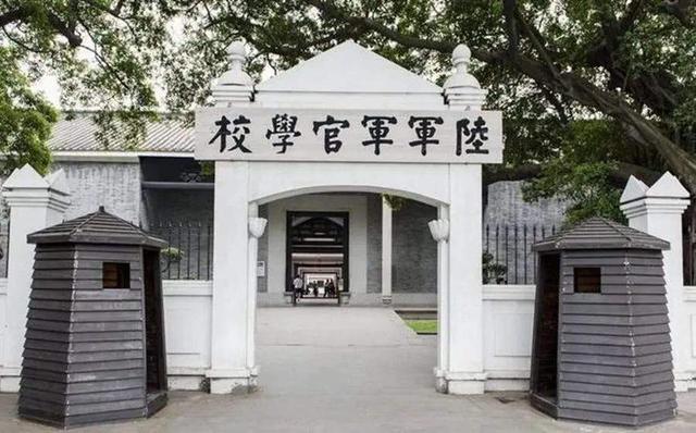 1977年胡琏猝死，死前画过老家地图，儿子披露：他晚年不敢提粟裕