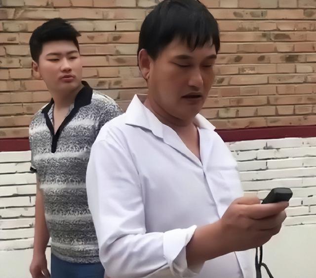 恭喜！大衣哥喜提“儿媳”，女方已改口叫爸，陈亚男跳舞一脸苦涩