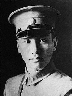 施剑翘为复仇隐忍10年，3枪打死孙传芳，帮助周恩来解决一件大事