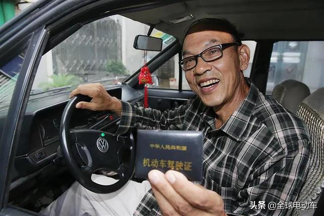 4月1日起，老年人考C2驾照更方便，老年代步车有望正式“转正”