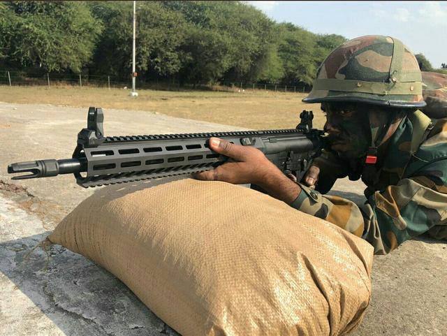 中印两军同时装备新式步枪，印度自豪宣称，他们的武器更先进 第4张