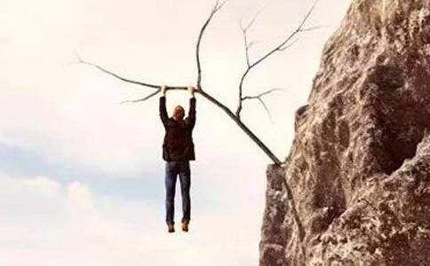 40亿“庞氏骗局”庞青年，曾称“汽车加水就能跑”，为何消失了？