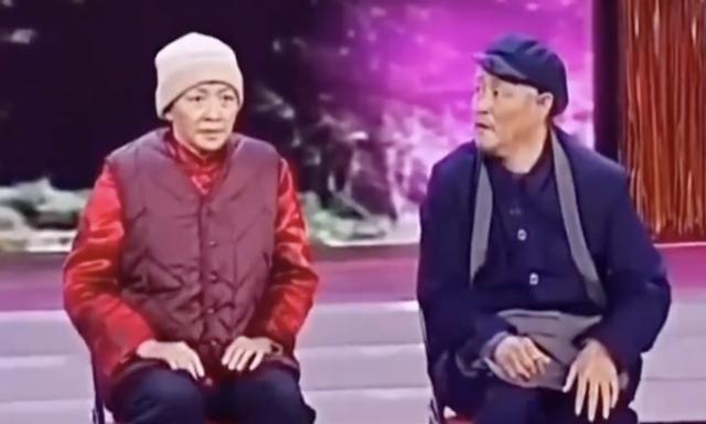 男足口水战升级，巩汉林董路冯潇霆唇枪舌剑，李佳航黄锐踊跃发言