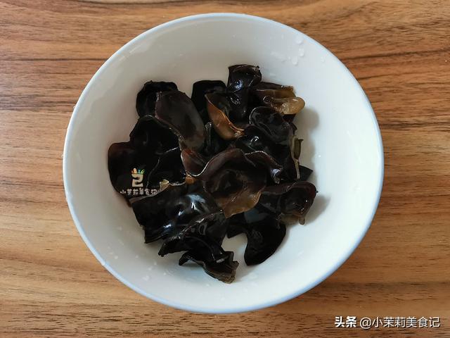 明日谷雨，记得吃：3菜2谷1肉，益脾胃防“春火”，为入夏打基础