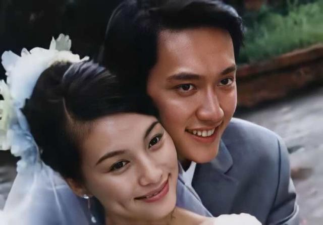 和赵丽颖离婚后，冯绍峰过得怎样了？