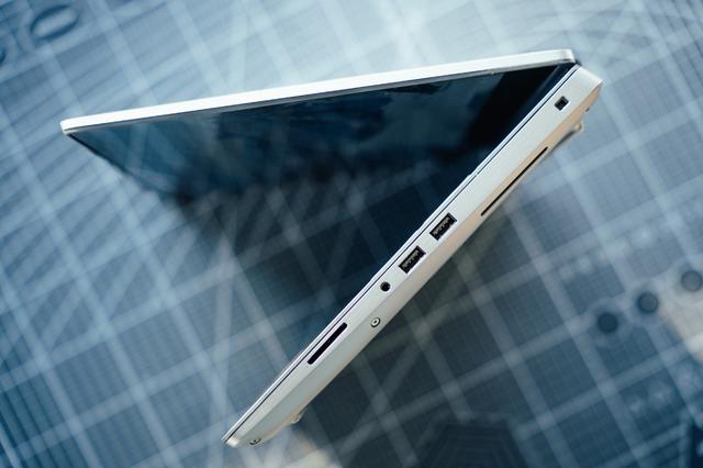 戴尔Precision 7560移动工作站评测：配置登封造极，噪音静若处子