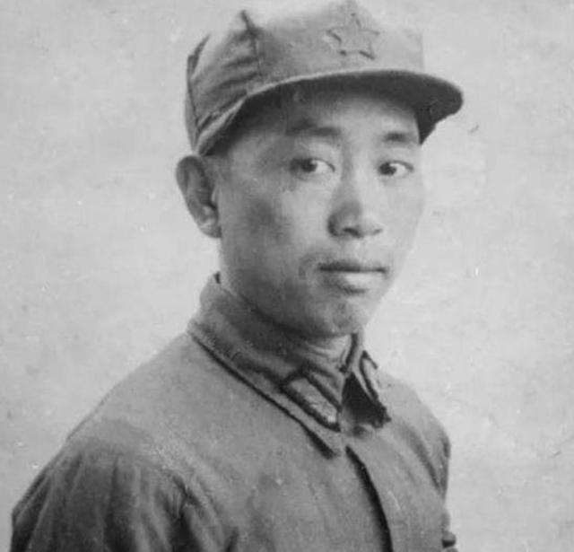 1955年授衔，林彪对刘亚楼的军衔感到不满，为他出头建议授予大将