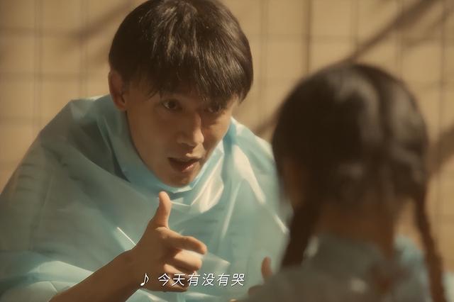 秦昊《亲爱的小孩》今晚央八开播，8位实力派坐镇，有爆款潜质