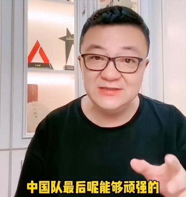 圈内人都得学董路护犊子？名宿邓乐军：精神有改观，但脑子得拐弯
