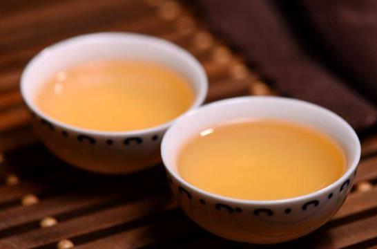 有一种人，没什么朋友，和亲戚交往也很现实