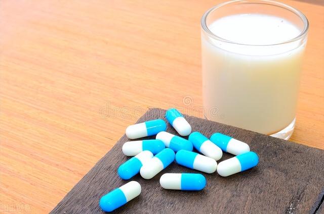 牛奶如何加热？爱喝牛奶的亲人记得4不要，别给健康找麻烦