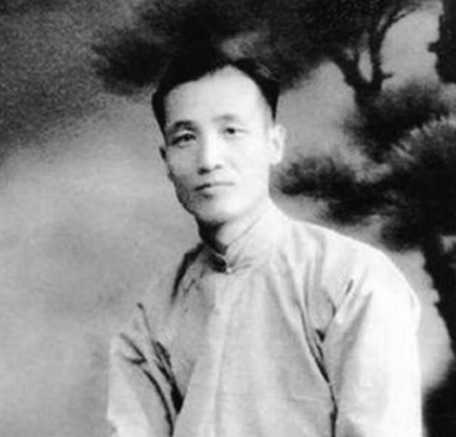 父亲去世，遗言让儿女困惑，93年中央领导称：他的身份可以解密了