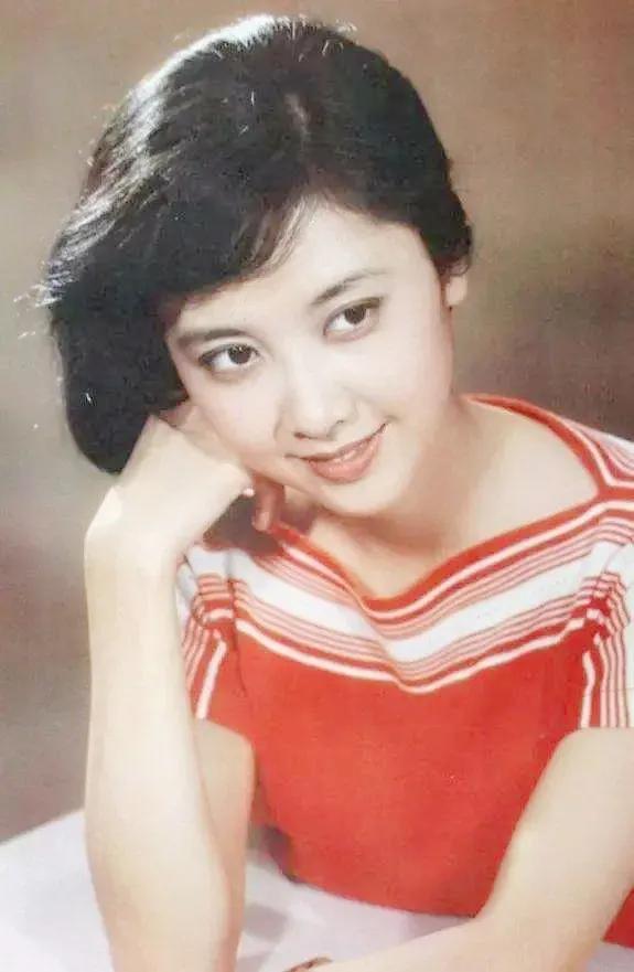 大家发现,很多时候朱琳都是一个人.