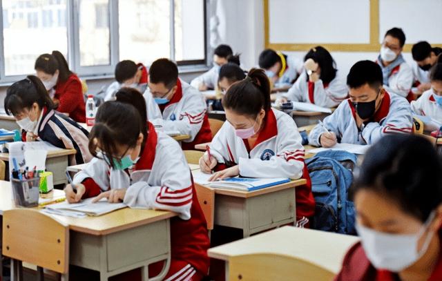 中考普职不分流了？各位家长先别高兴太早，实际情况是分得更彻底