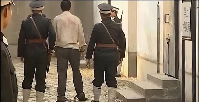 1935年，大叛徒顾顺章被处死，临刑前特务为何用铁丝穿透其肩胛骨