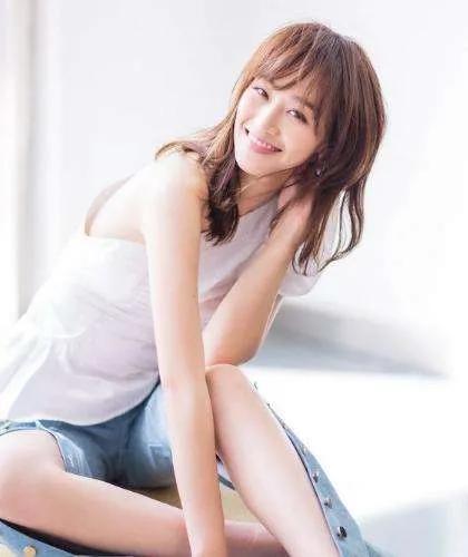 演技好、业务能力强，却捧不红的8位女星，杨幂张艺谋也带不动