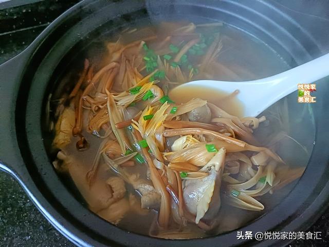 冬天降温，常用这菜炖鸡肉，温和滋补又驱寒，孩子多喝增强体质