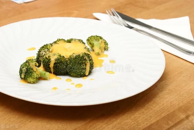 协和最新研究：每天8小时进食，过午不食，别吃晚饭，促进健康