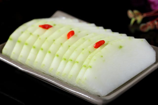 老人记得在饮食上多留心，冬季多吃4物，易消化又有营养