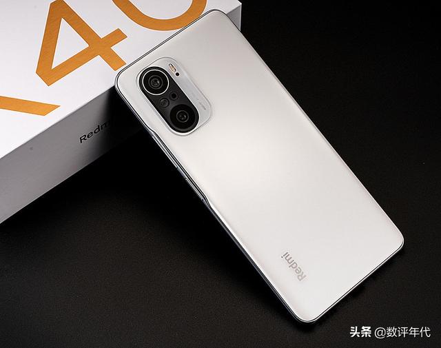2022销量最好的两款千元手机：高配12GB+256GB，看看你更喜欢哪款