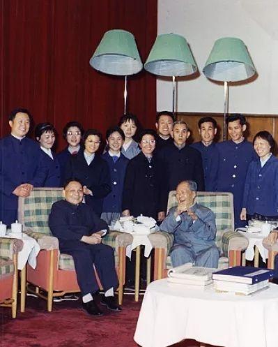1976年，毛主席逝世消息公布的几个小时内，对世界产生多大影响？