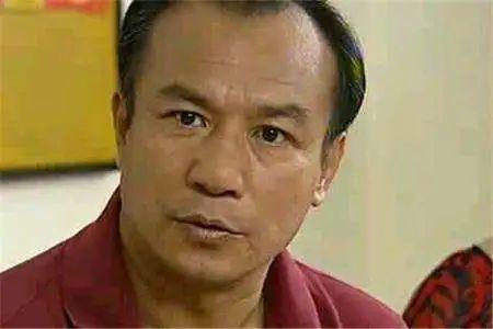 张继波:饰 春燕爸