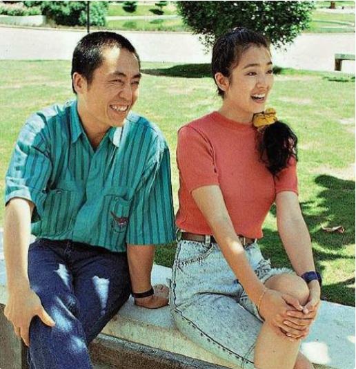 张艺谋岳母：比女婿小11岁无代沟，陪女儿走过“地下”10年无遗憾