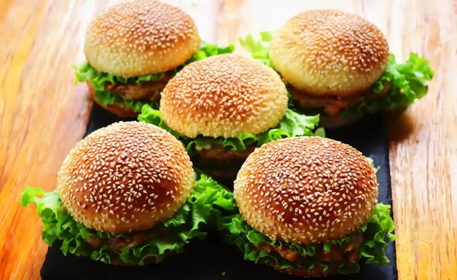 315曝光的“垃圾食品”，不要给家人吃了，6种美食在家做健康美味