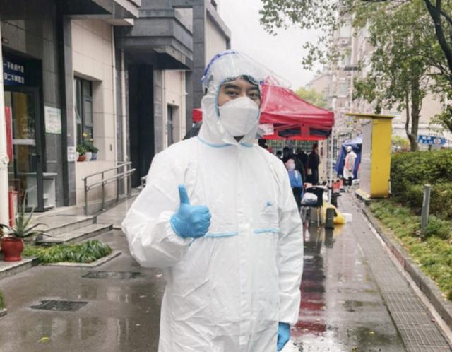 上海疫情下的明星百态：彭于晏被误认“大白”，俩演员真是志愿者