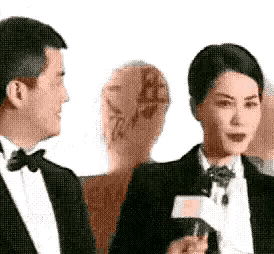 51岁李亚鹏再当爸！王菲“满脸的嫌弃”成全了老李“双重的幸福”
