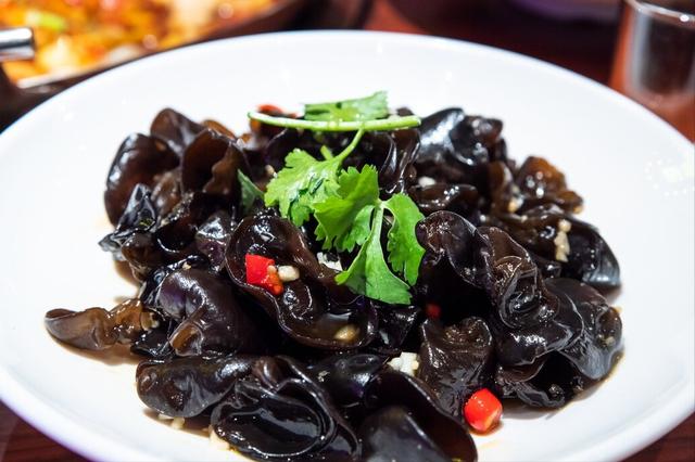 建议女人，春天多吃“黑色食物”，滋补养血，常吃养颜气色好