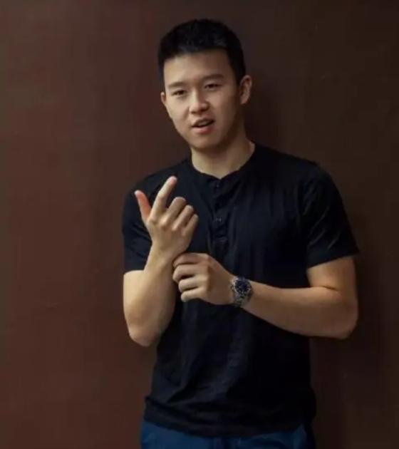 英如镝：我爸是英达，我哥是巴图，我在拥有父爱的环境中成长