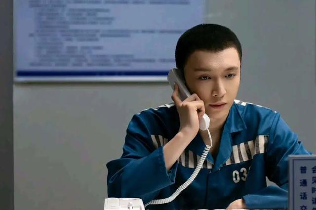 5位假敬业的明星：声音是假的，肌肉是假的，就连演员也是假的
