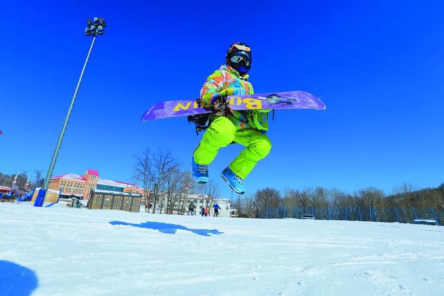 滑雪团建方案