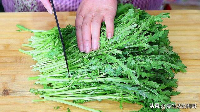 “清明吃2宝，一年无烦劳”！2宝是啥？采摘短，现在正当吃